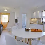 Merle Apartment